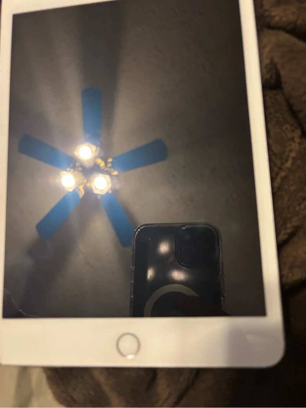 Apple iPad with White Bezel and Black Screen
